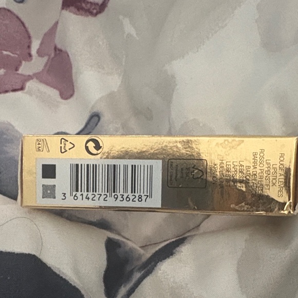 Yves Saint Laurent Tatouage Couture in red - Picture 3 of 5